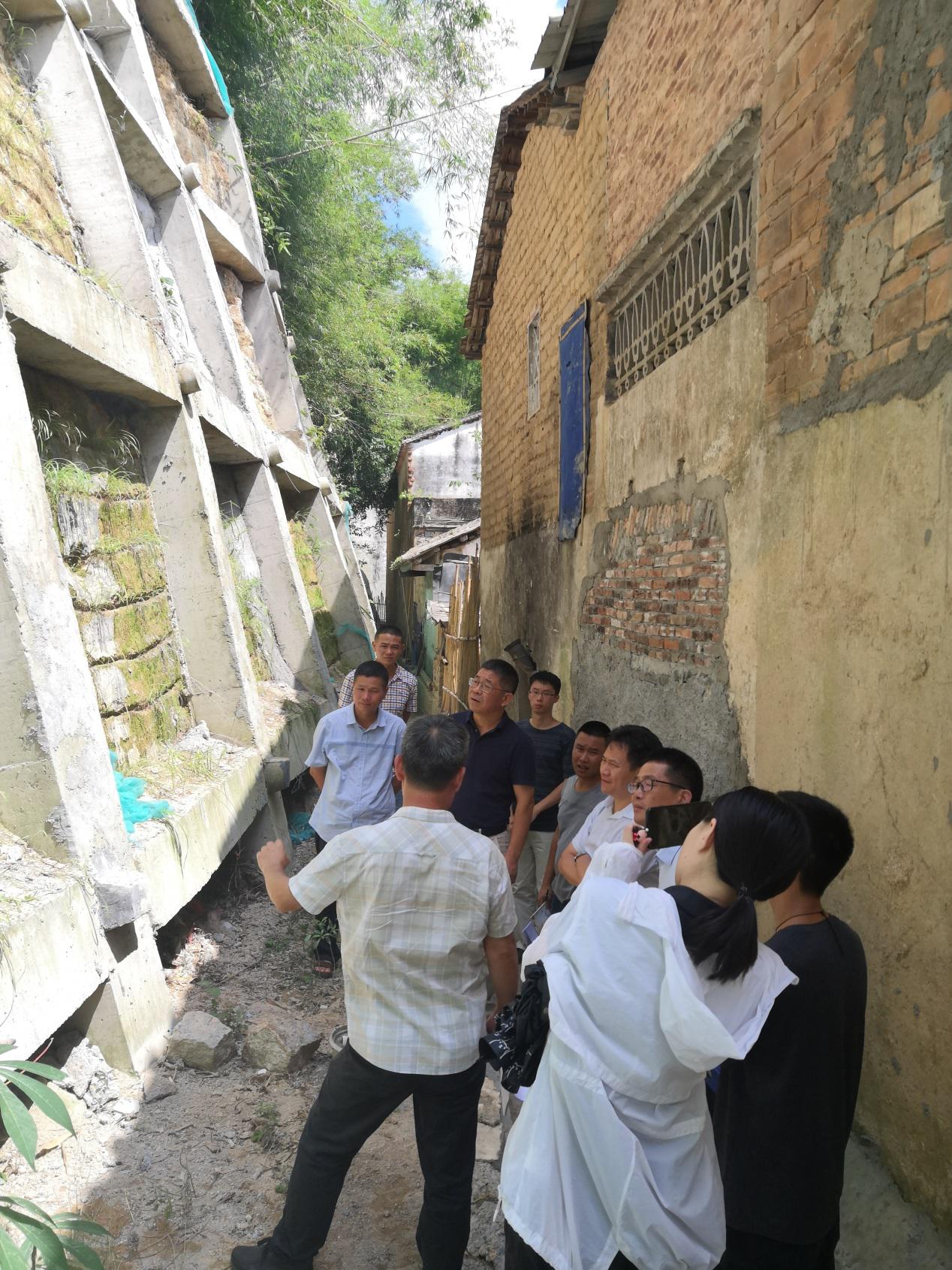 广东煤炭地质局率队参加广东省地质灾害工程治理技术指02.jpg