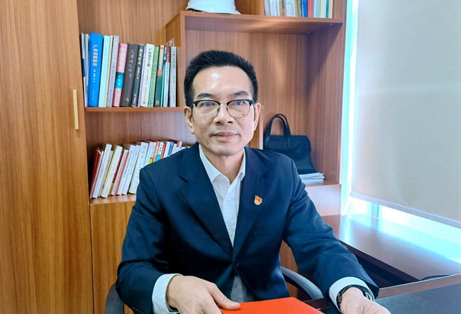 2刘特辉.jpg