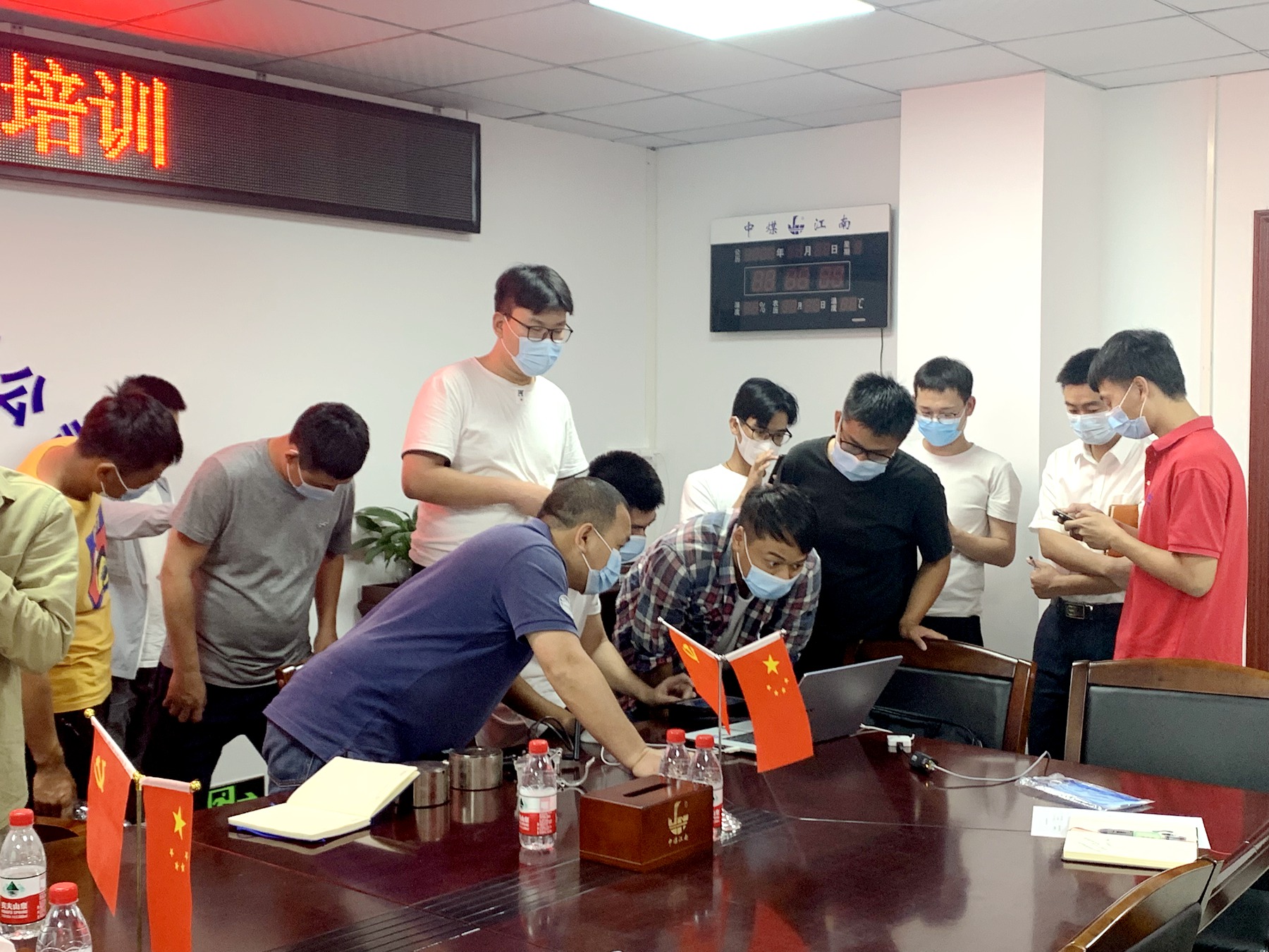 勘测公司开展高支模监测技术培训1.jpg