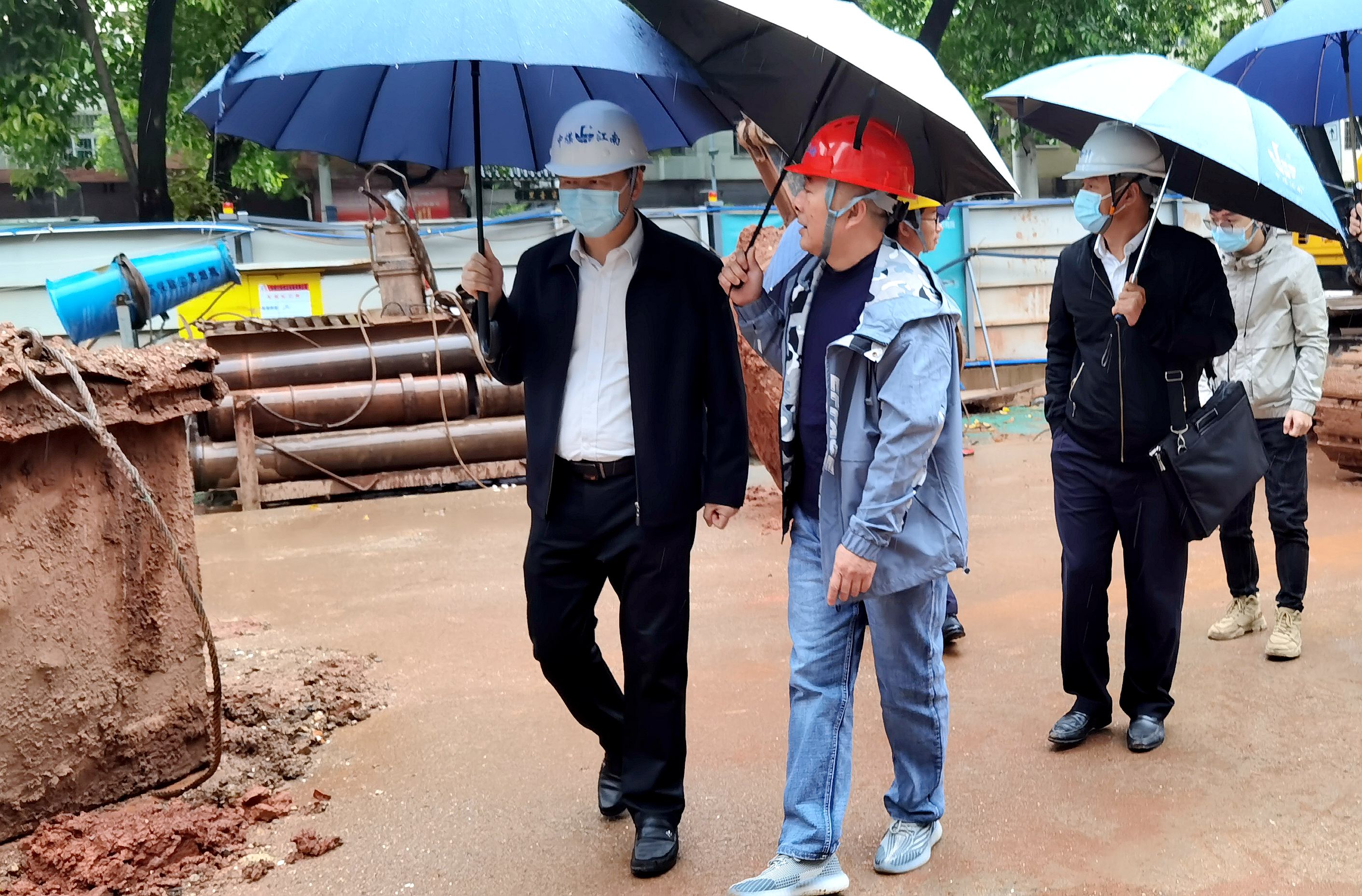 2.廖瑞奇带队到广州解放中新建商业、住宅楼项目检查.jpg