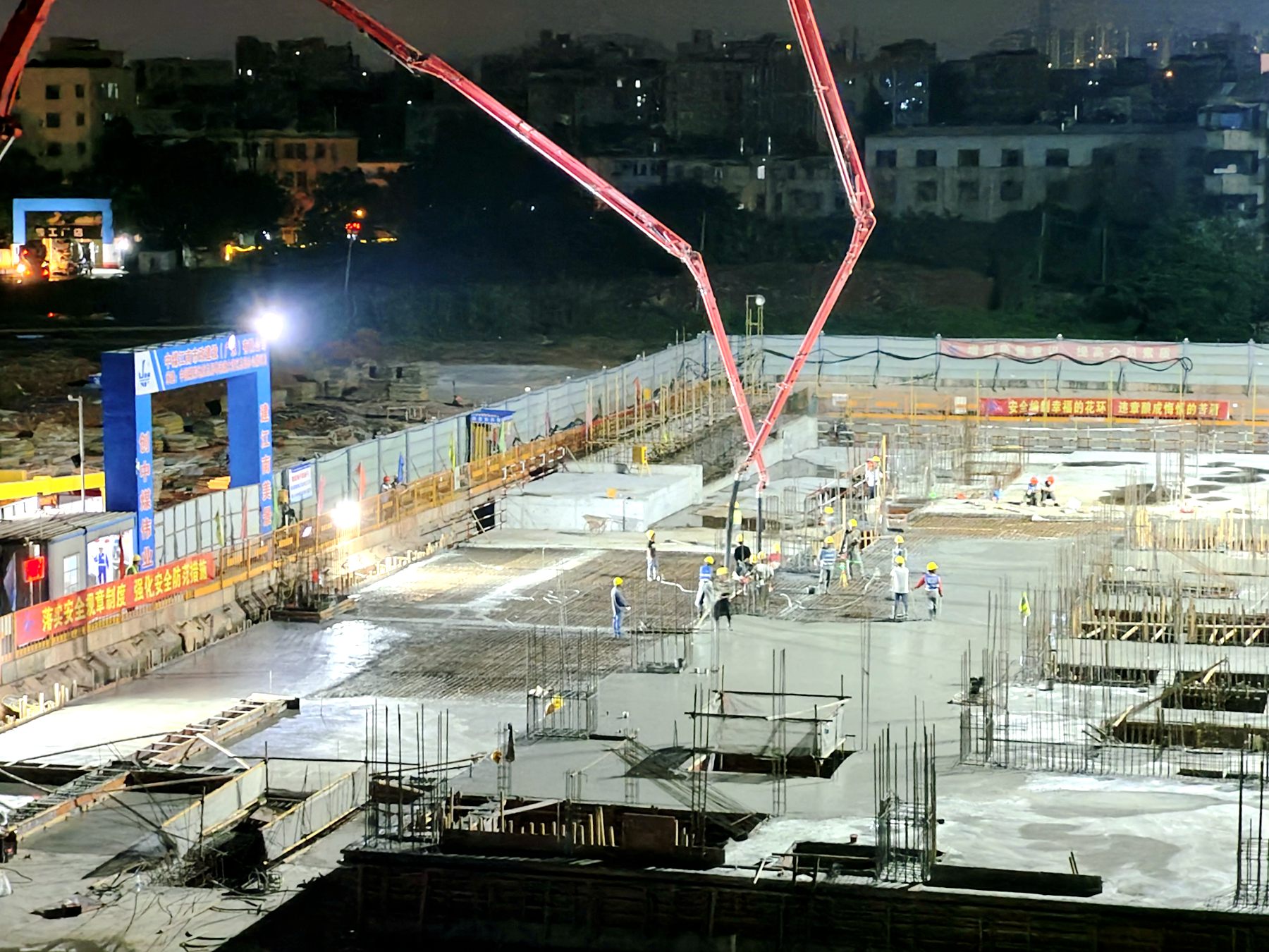 总部办公楼项目提前完成“正负零”施工节点4.jpg