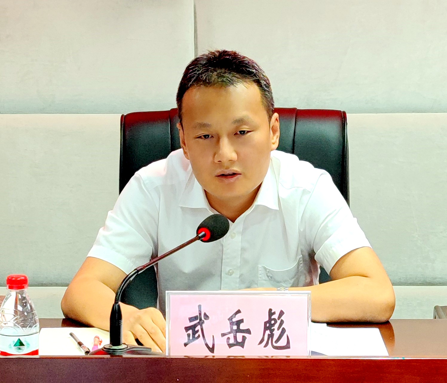 武总个人照_副本.jpg