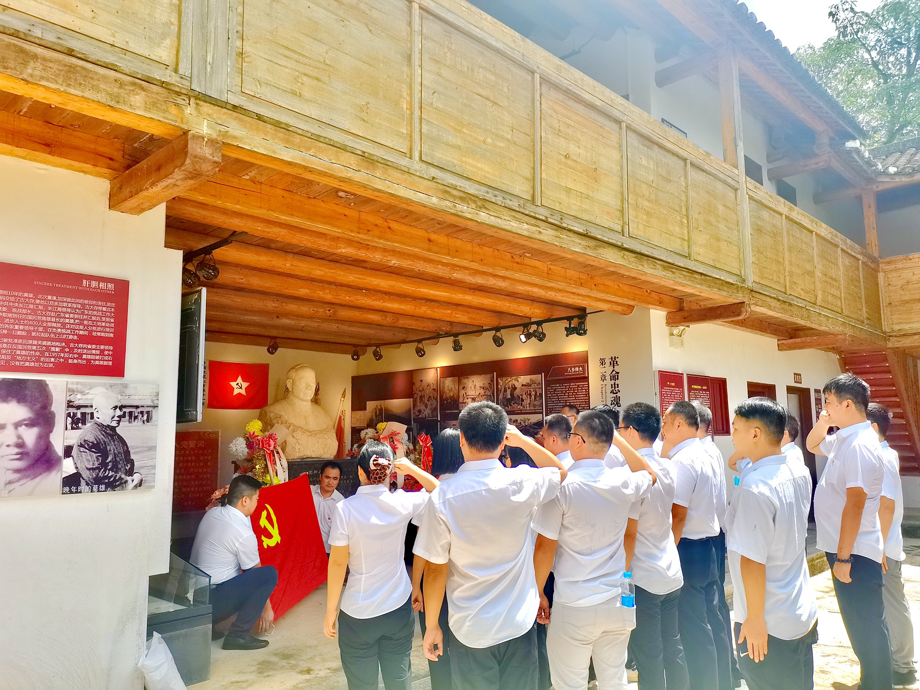 一五二队党委组织开展“铭记光辉历史 传承红色基因”主题党日活动 3.jpg