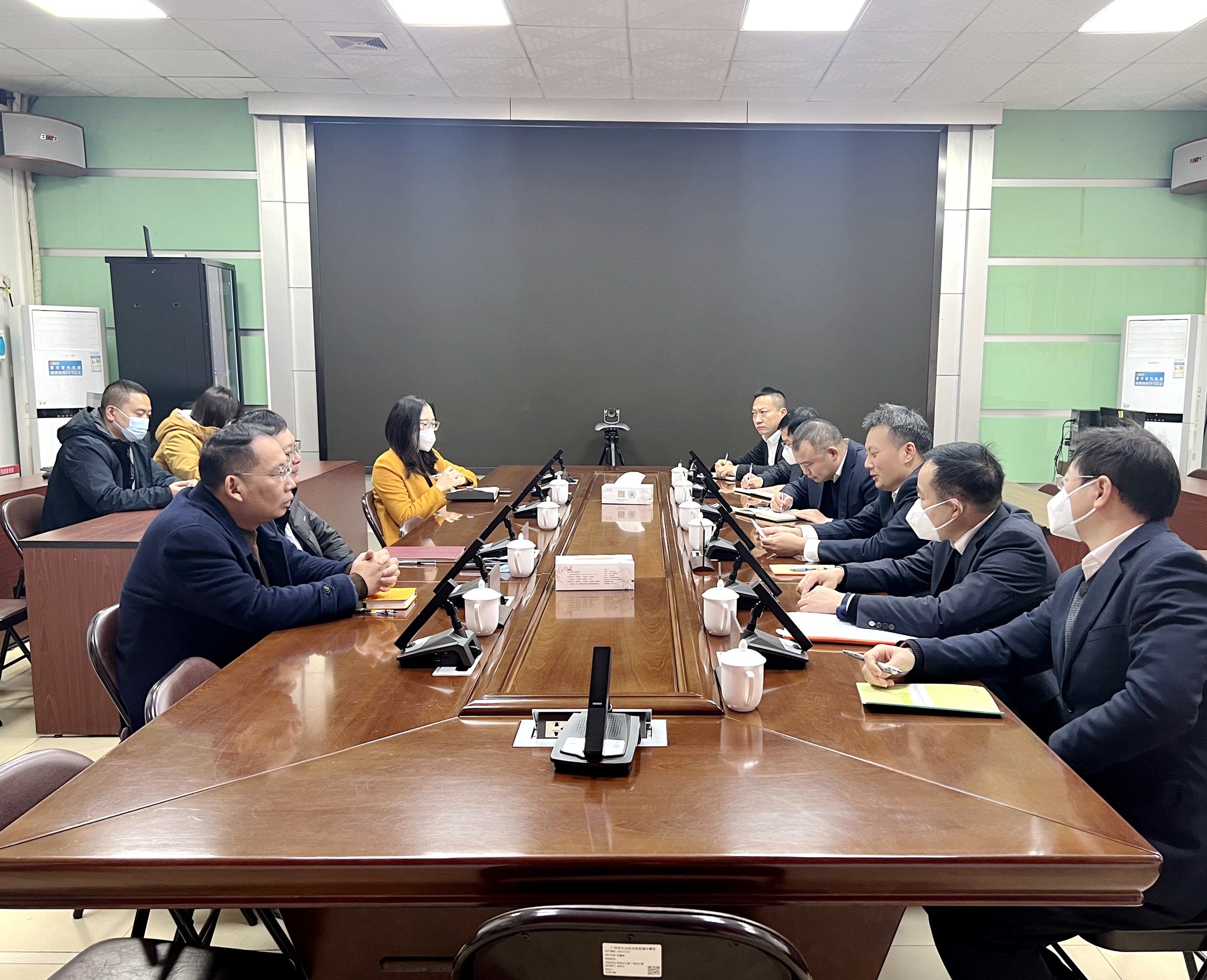 武岳彪一行到广州市白云区均禾街道办座谈交流.jpg