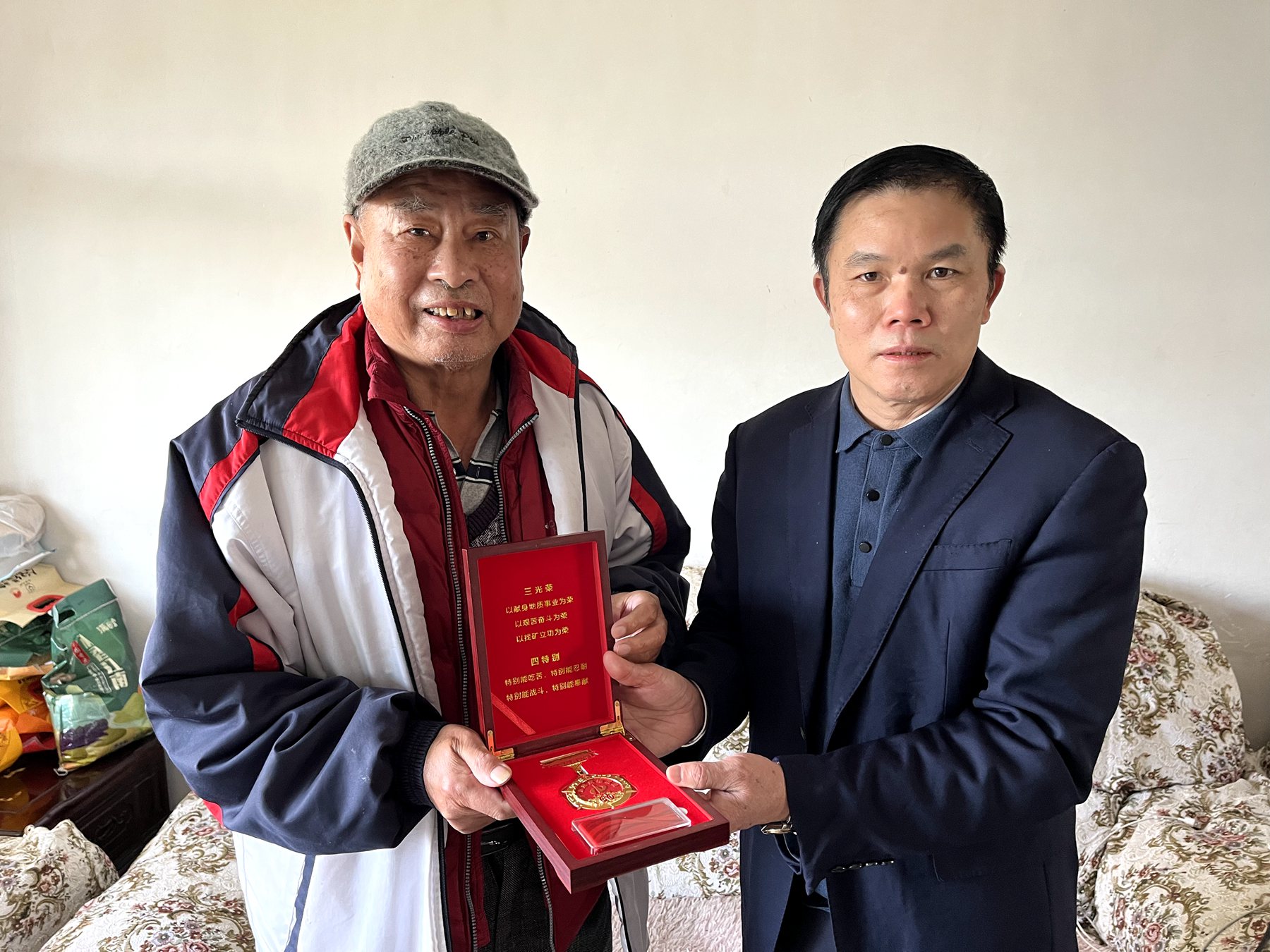 2.1.刘局慰问.jpg
