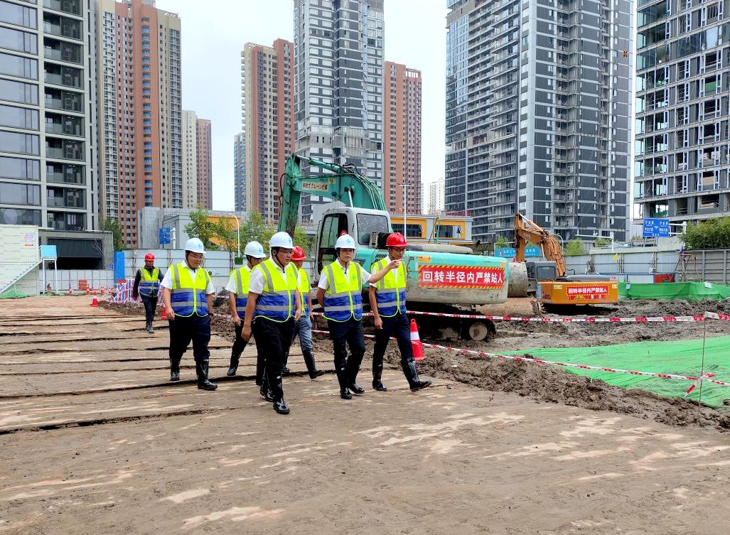 刘金森一行到湖北分公司检查指导工作2_副本.jpg
