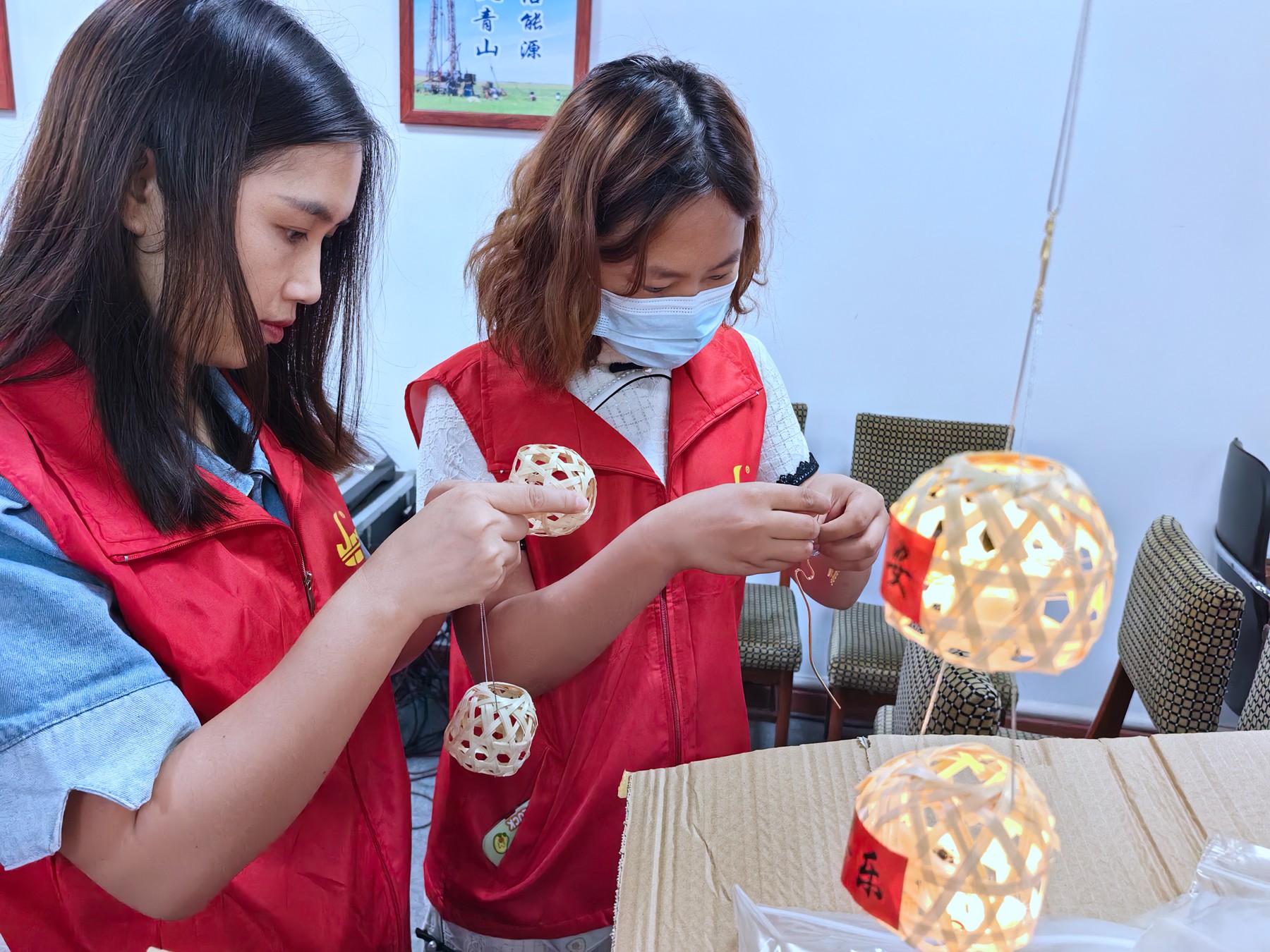 地环公司联合均禾街罗南社区开展关爱老人志愿活动 2.jpg
