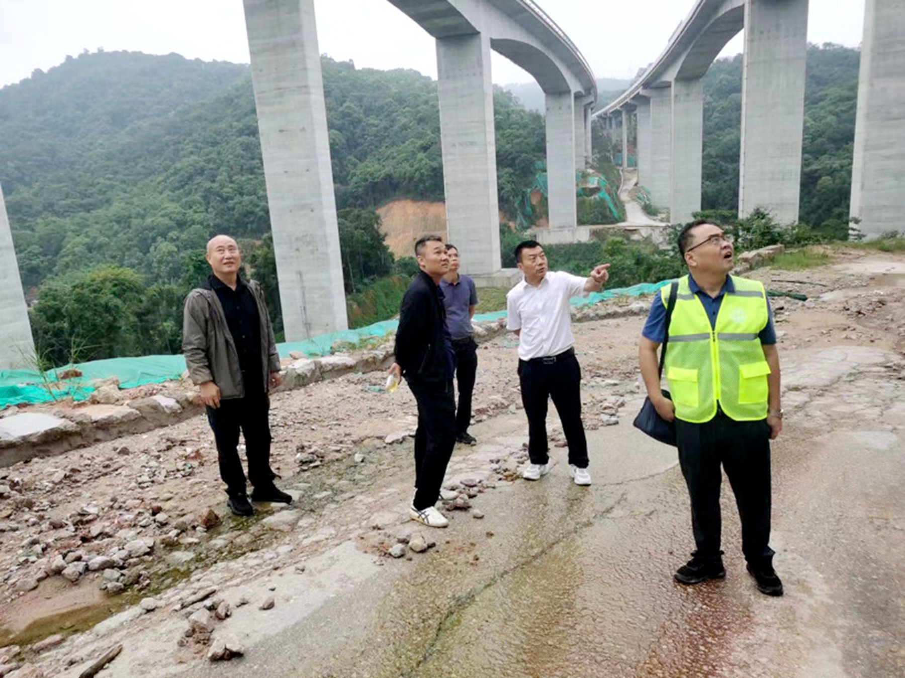 二〇二队参与花都区规划和自然资源局组织的地质灾害隐患点排查工作3.jpg