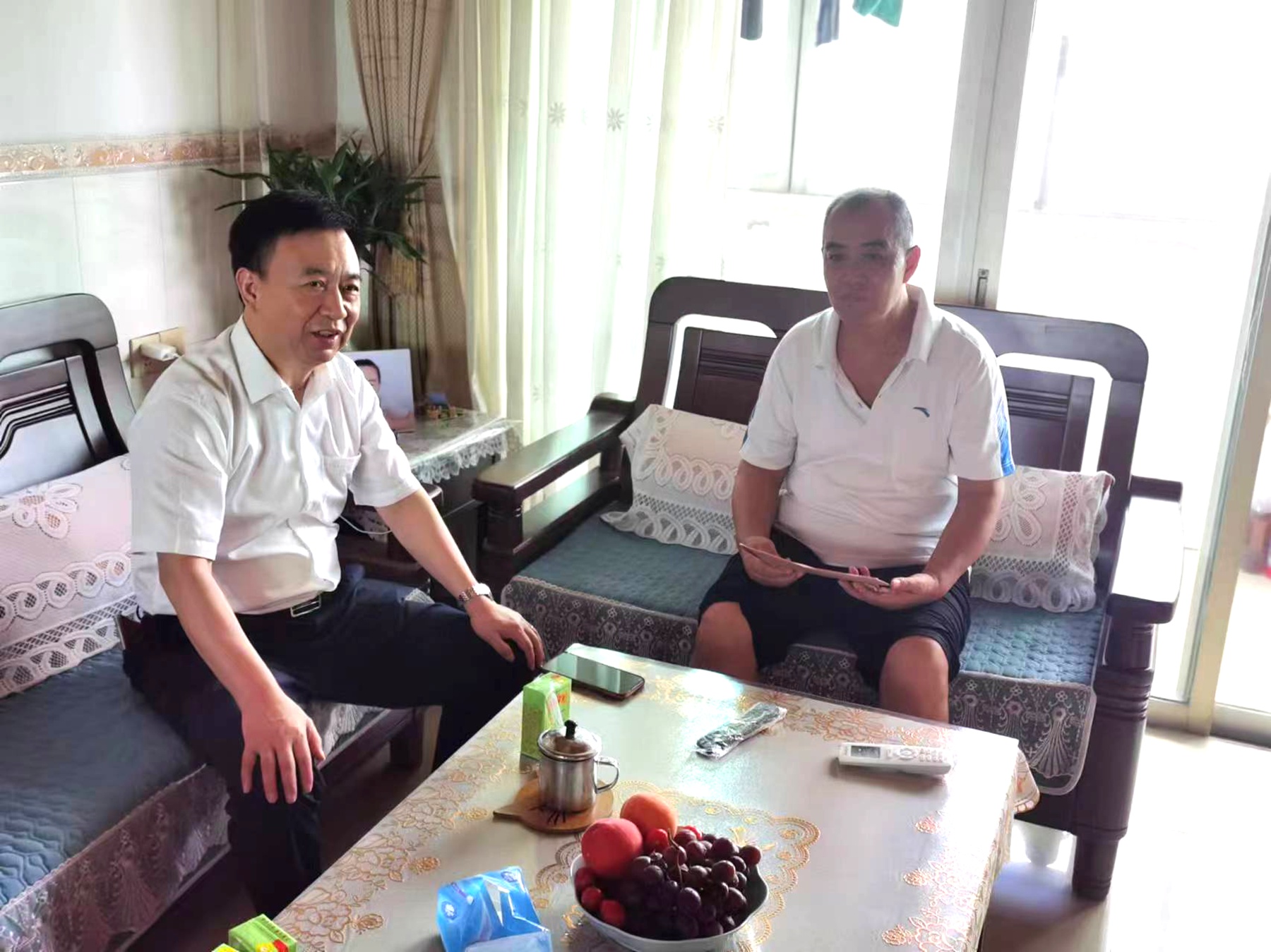 3.沈志全慰问.jpg